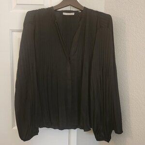 Vince Pleated Long Sleeve Blouse Size L, Color Navy